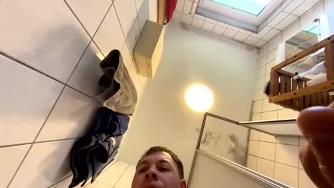 Snapshot of armyskater32 chatting on October 11, 8:52 am armyskater32 online show from October 11, 8:52 am