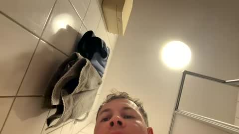 armyskater32 online show from July 10, 9:19 pm