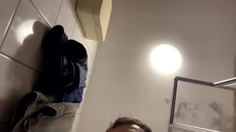 Snapshot of armyskater32 chatting on October 26, 10:31 pm armyskater32 online show from October 26, 10:31 pm