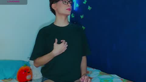 Snapshot of arnold_laurent chatting on October 15, 2:48 am Arnold online show from October 15, 2:48 am