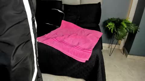 Arohom Lester online show from March 10, 1:04 pm