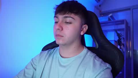 aron__cooper online show from June 17, 2:33 pm
