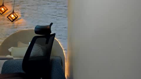 ARON BOLT online show from November 14, 1:52 am