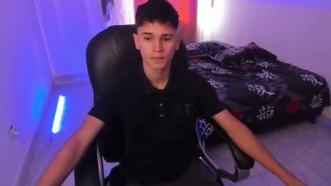 Aaron online show from December 2, 7:34 pm