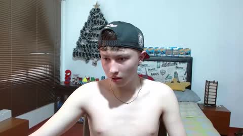 Aaron online show from December 21, 6:34 pm