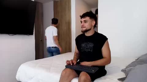 Aron Santoro online show from August 7, 12:20 am
