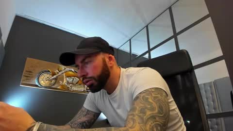 AronGrant online show from February 26, 9:33 am