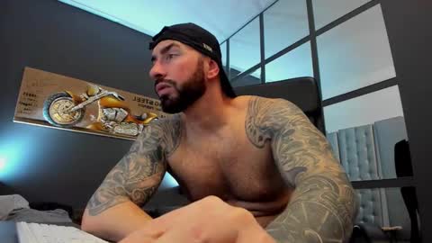 AronGrant online show from February 19, 8:44 am