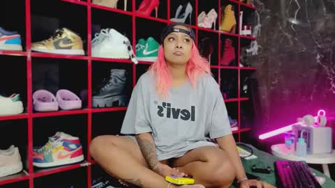 Arri online show from February 26, 8:12 pm