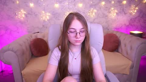 arrinawair online show from March 2, 7:09 am