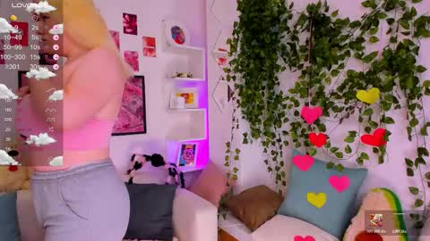 art_lovee_ online show from March 17, 1:10 am