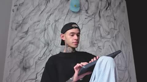   online show from October 10, 2:01 pm