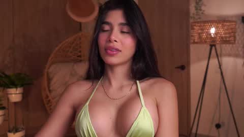 Snapshot of artemia_ chatting on September 13, 3:20 am Amanda online show from September 13, 3:20 am