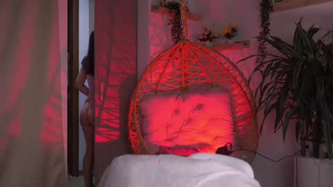 Snapshot of artemia_ chatting on February 18, 1:21 am Amanda online show from February 18, 1:21 am