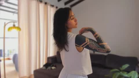 Linda  independent model artgeea online show from February 8, 7:50 pm