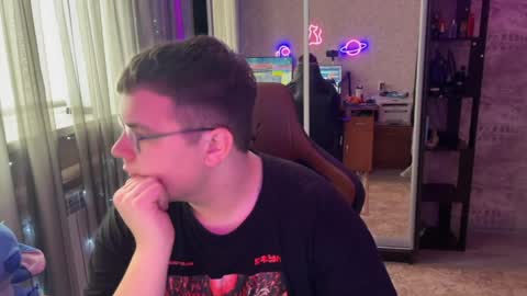 arthurabel online show from March 18, 12:11 pm