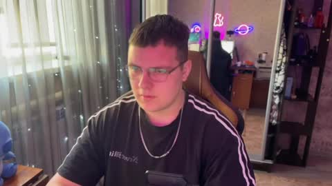 arthurabel online show from March 13, 8:06 am