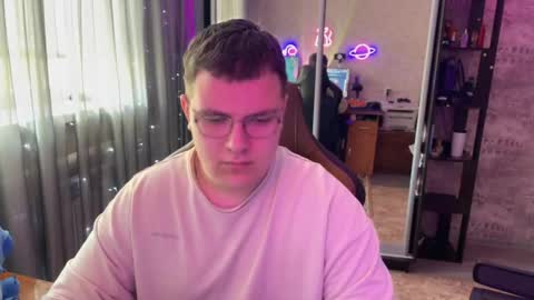 arthurabel online show from March 15, 7:45 am