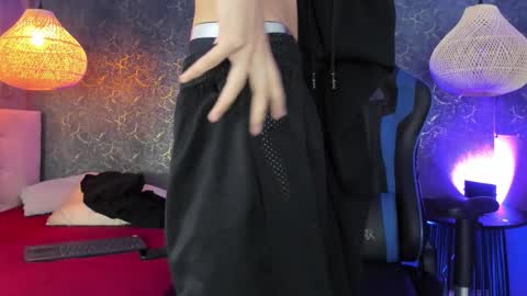 arthurcox_ online show from November 13, 5:59 pm