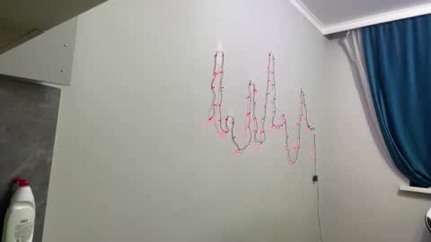 Mia  online show from February 24, 6:00 pm