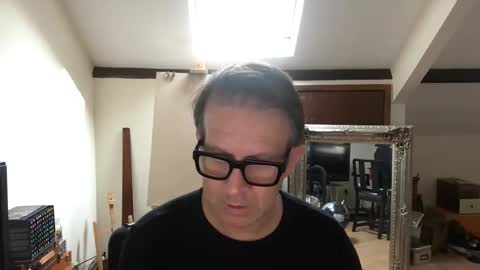 artisterotic online show from October 24, 11:11 am