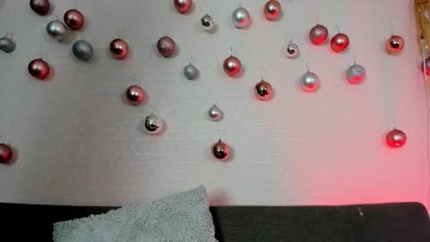 MIA OF artmiajoy online show from December 18, 11:38 am