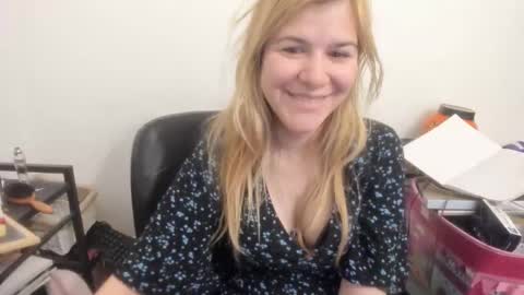 MIA online show from April 22, 9:27 am