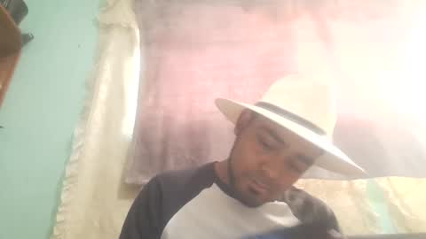 Snapshot of arturo_alvarado93 chatting on December 10, 8:49 pm the chosen one online show from December 10, 8:49 pm