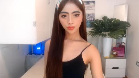 Ariella online show from August 2, 9:00 am
