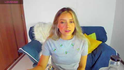 Snapshot of ary_cam230 chatting on October 13, 10:34 pm Zahaara online show from October 13, 10:34 pm