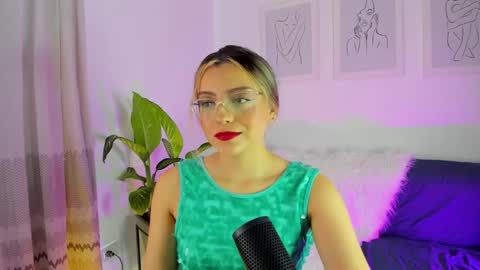 Snapshot of ary_cam230 chatting on March 3, 9:15 pm Zahaara online show from March 3, 9:15 pm