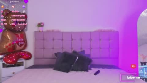 arycooper_ online show from March 2, 12:01 pm