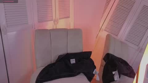 arycooper_ online show from June 26, 1:38 pm