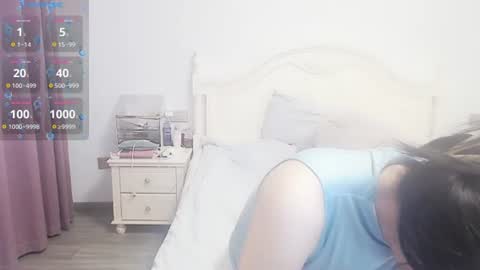 Lily online show from June 16, 4:27 am