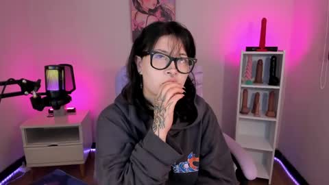 Asami  online show from May 1, 9:09 pm