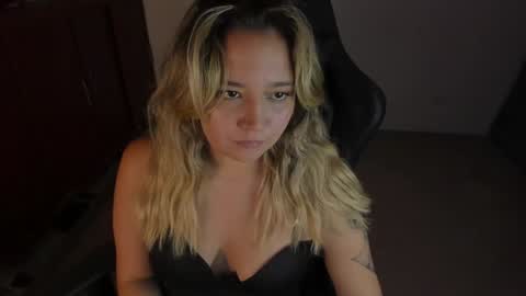 Snapshot of ash_smith1 chatting on January 15, 10:46 pm ash_smith1 online show from January 15, 10:46 pm