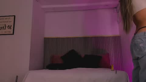 ash_valentine online show from July 21, 7:27 pm