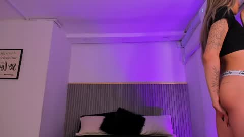 ash_valentine online show from August 1, 10:11 pm