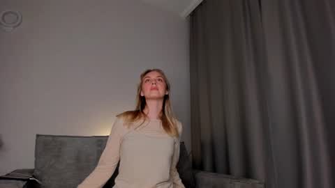your pretty Ashley online show from July 30, 6:08 pm