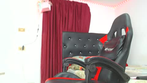 ashelyhots9inches online show from February 27, 5:16 pm