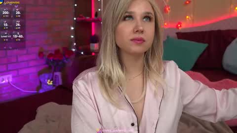 Anna Anya online show from September 10, 5:47 pm