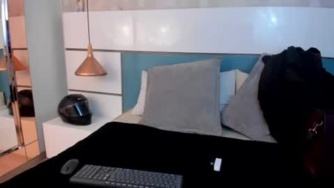 Ashkoreh online show from July 4, 10:02 pm