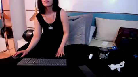 Ashkoreh online show from July 31, 9:38 pm