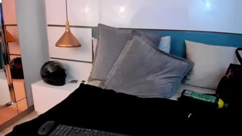 Ashkoreh online show from July 28, 8:52 pm