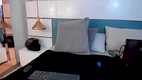 Ashkoreh online show from July 10, 10:14 pm