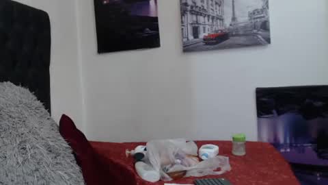 ashleey_thompson online show from August 1, 10:55 pm