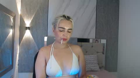ashley__tylor online show from July 28, 4:27 pm