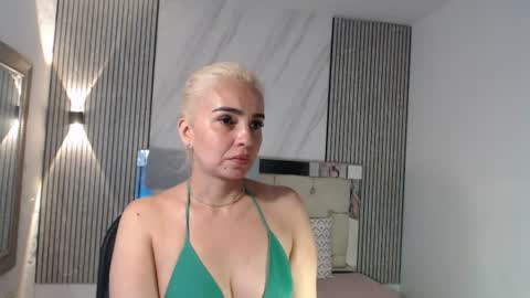 ashley__tylor online show from August 3, 6:47 pm