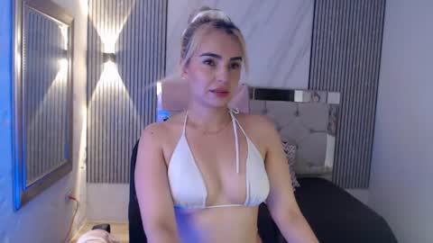 ashley__tylor online show from June 28, 7:32 pm