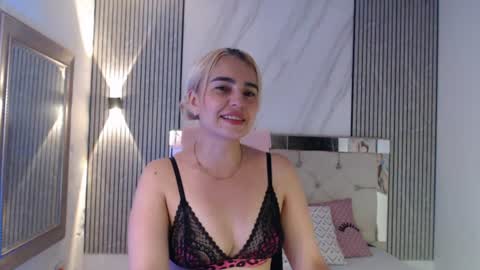 ashley__tylor online show from June 22, 3:25 am